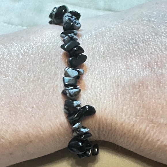 Snowflake Obsidian genuine Stone chips, stretchy bracelet. Various stone sizes. - Picture 1 of 14
